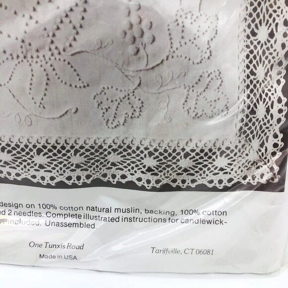 Vtg New Cathy Needlecraft Candlewickery Pineapple Table Runner Kit 16x52 Sealed - Picture 6 of 8